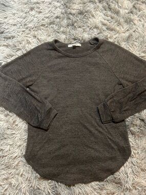 gaze gray crewneck sweater